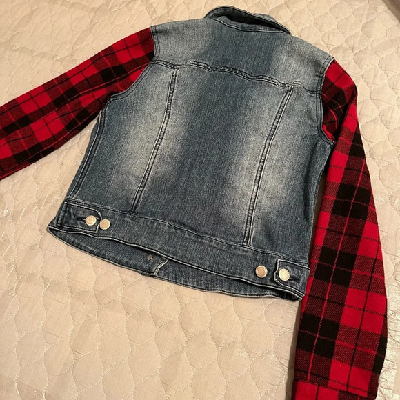 BLUE JEAN JACKET~RED PLAID ARMS~NWOT~SIZE S - Picture 6 of 11
